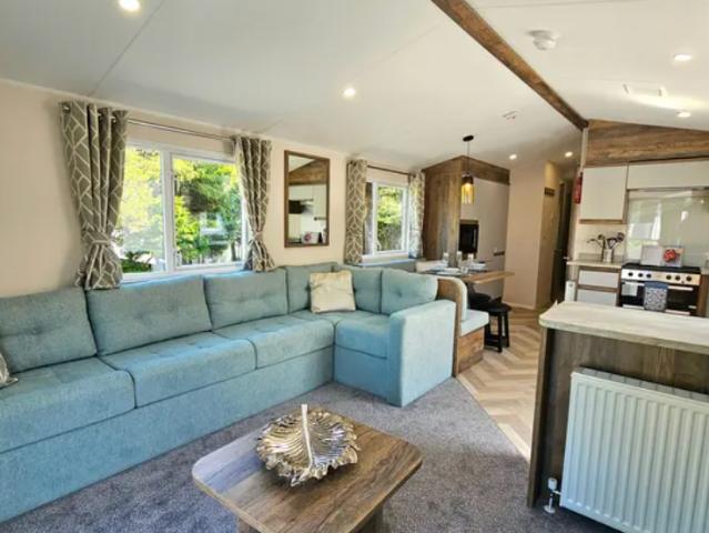 Park Home for sale in Llanrug, Cwm-y-glo