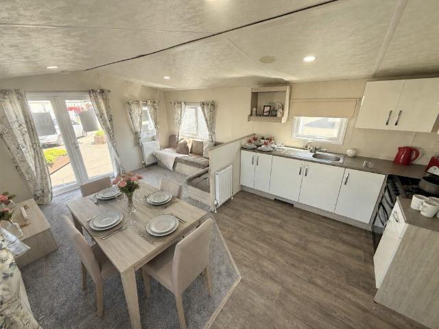 Park Home for sale in Dale Hill, Essex