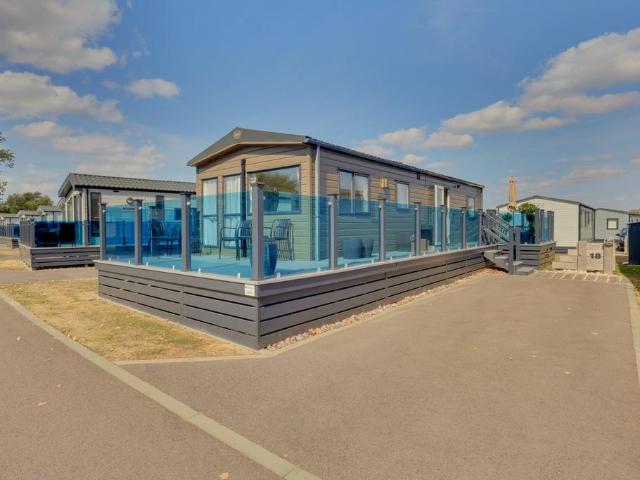Park Home for sale in Spring Vale, Hampshire