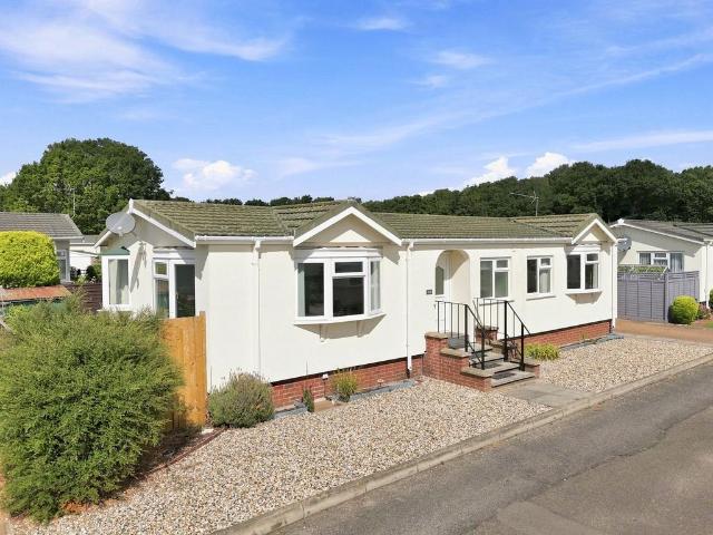 Park Home for sale in Eastbridge, Suffolk
