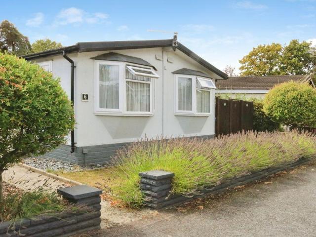 Park Home for sale in Wexham, George Green