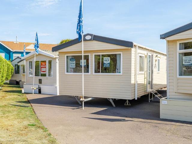 Park Home for sale in Eastbridge, Suffolk