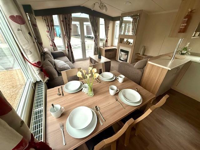 Park Home for sale in Upper Dovercourt, Dale Hill