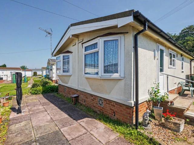 Park Home for sale in Upchurch, Oad Street