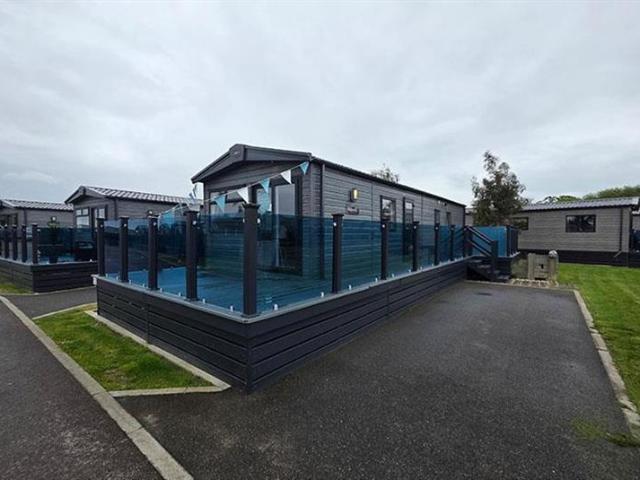Park Home for sale in Spring Vale, Hampshire