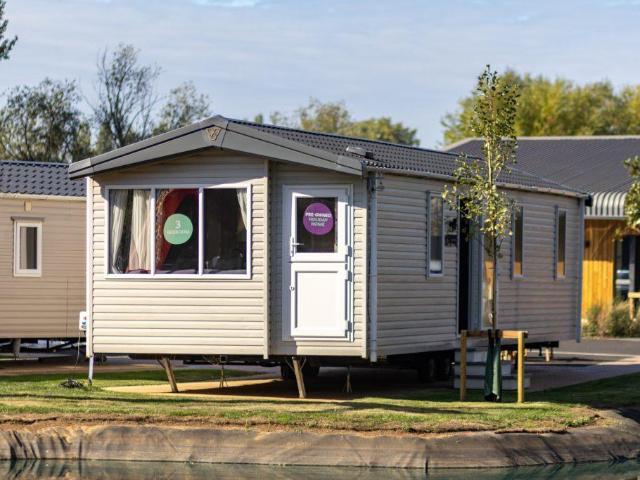 Park Home for sale in Northampton, Northamptonshire