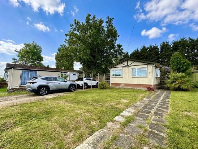 Park Home for sale in Greater London