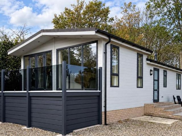Park Home for sale in Stretham, East Cambridgeshire