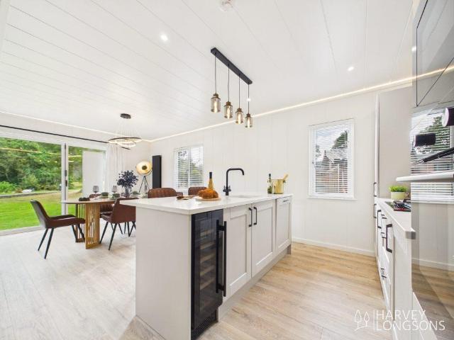Park Home for sale in Cwm-y-glo, Wales