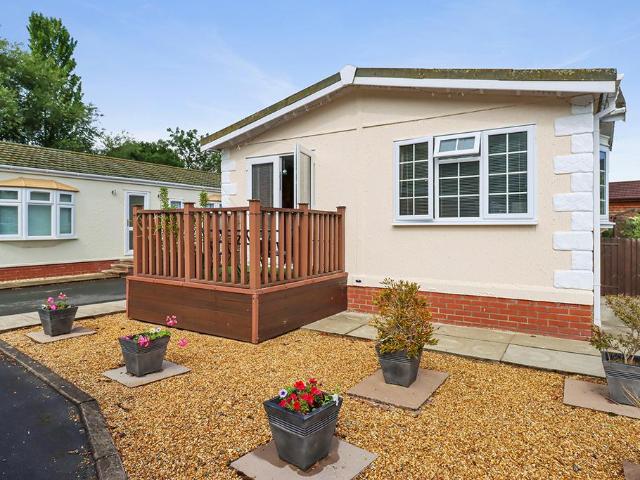 Park Home for sale in Kinnerley, Shropshire