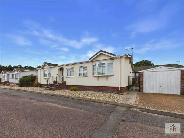 Park Home for sale in Eastbridge, Suffolk