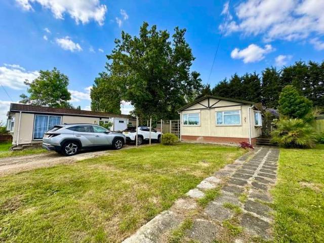 Park Home for sale in Greater London