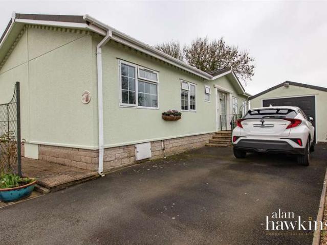 Park Home for sale in Bradenstoke, Wiltshire
