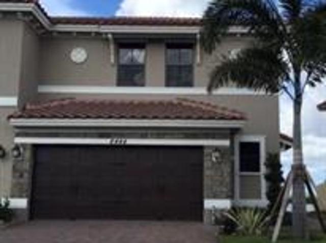 Townhouse for rent in Parkland