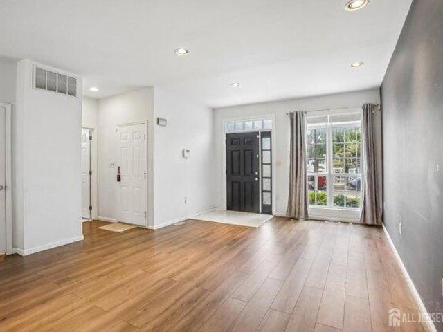 Condo for sale in Sayreville, New Jersey