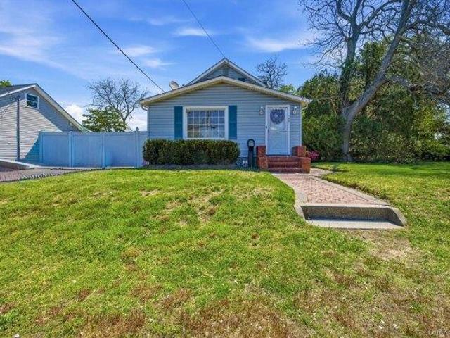 House for sale in Centereach, New York