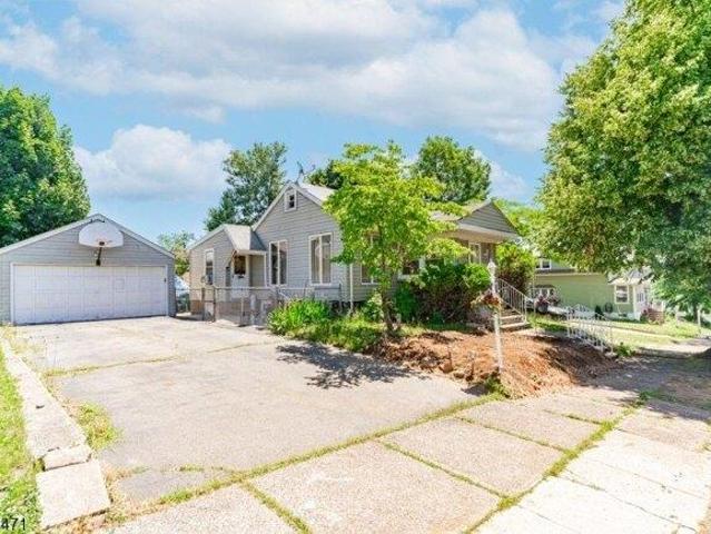 House for sale in Passaic, New Jersey