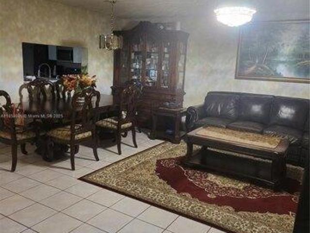 House for sale in Pembroke Pines, Florida