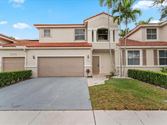 Townhouse for rent in Pembroke Pines
