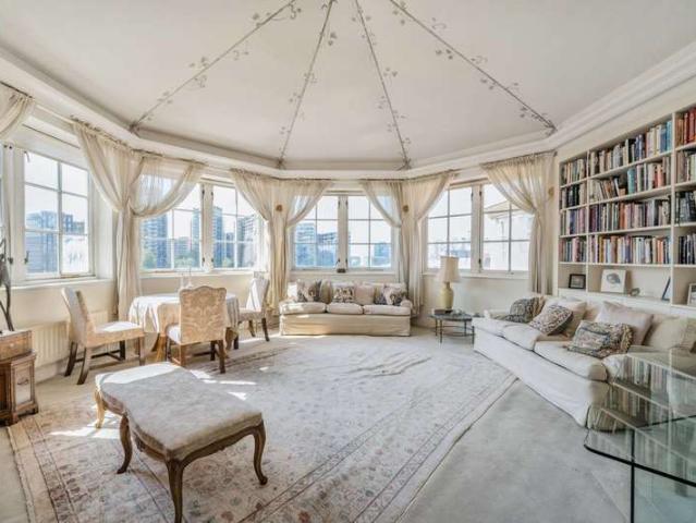 Apartment for sale in Pimlico, Pimlico