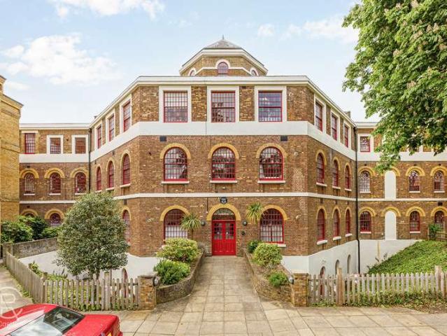 Apartment for sale in London Borough of Ealing, Hanwell