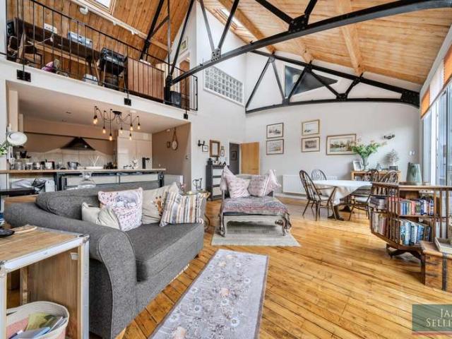 Apartment for sale in Highfields, Old Wharf