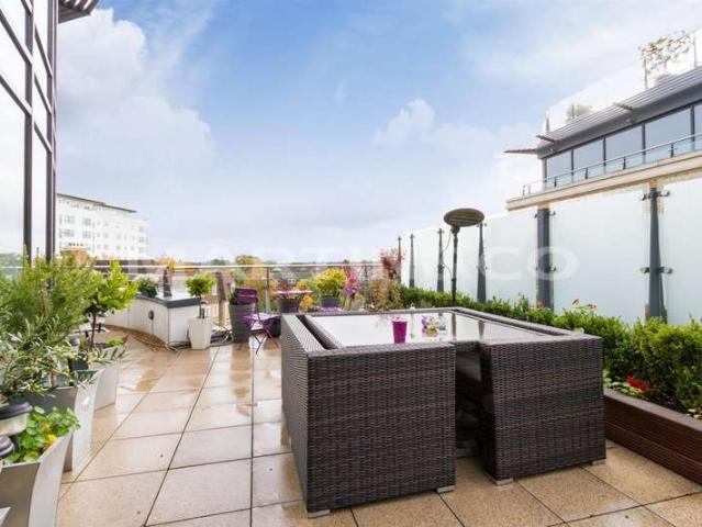 Apartment for rent in London Borough of Hounslow, Strand