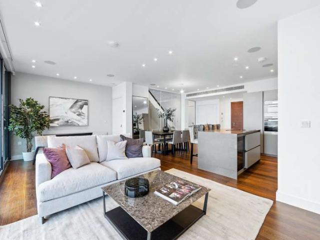 Apartment for sale in Belsize Park, Greater London