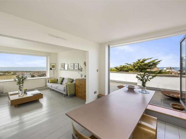 Apartment for sale in Seaford, Iford