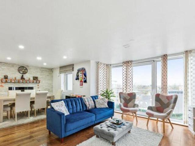 House for sale in Brentford End, Greater London
