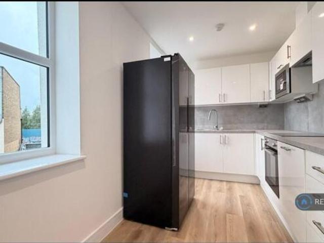 Apartment for rent in Cat Hill, England