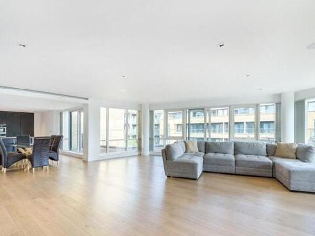 House for sale in Brentford End, Greater London