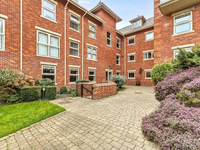 Flat for sale in Comers, Norfolk
