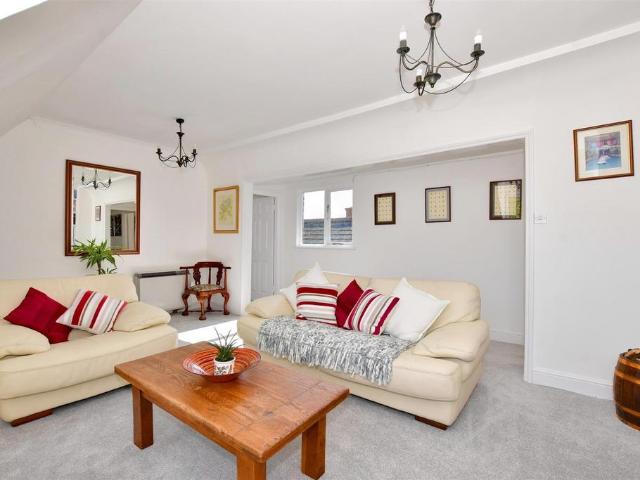 Flat for sale in Sandown Park, Kent