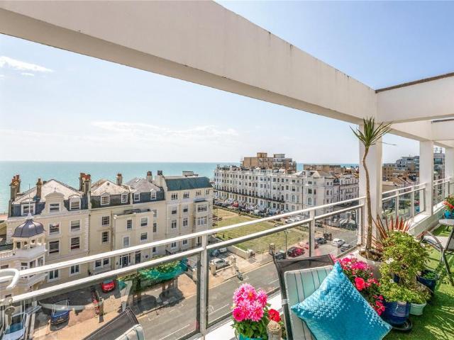 Flat for sale in Aldrington