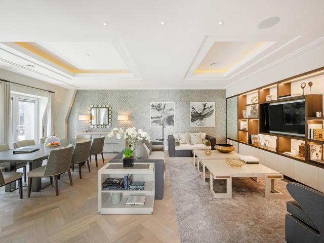 Flat for sale in Westminster, Greater London