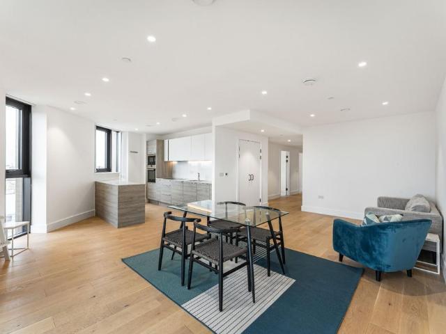 Flat for sale in Dalston, Greater London