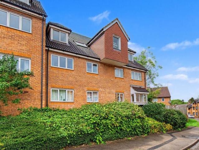 Flat for sale in Buckingham, Buckinghamshire