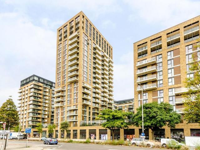 Flat for sale in Glyndon, Greater London