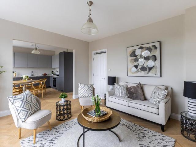 Flat for sale in Brompton, Greater London