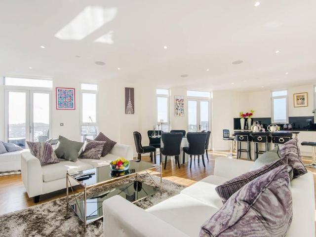 Flat for sale in Alperton, Greater London
