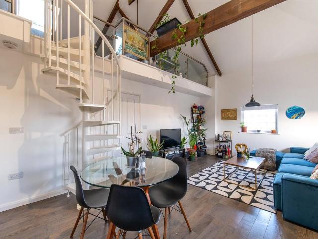 Flat for sale in Gravesend Town Centre, Gravesham