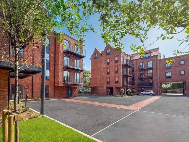 Flat for sale in Grange, West Kirby