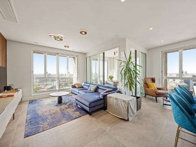 Flat for sale in Blackwall, Greater London