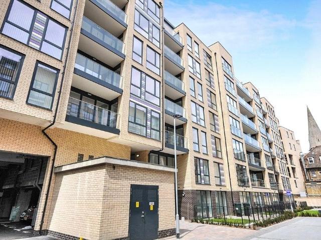 Flat for sale in Well Hall, Greater London