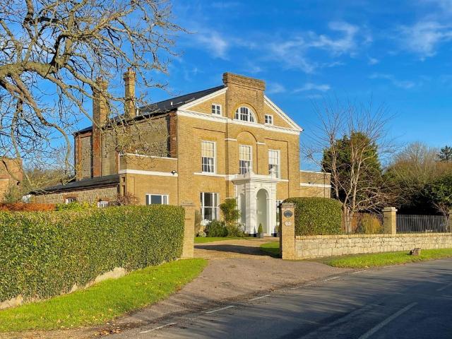 Flat for sale in The Butts, Kent