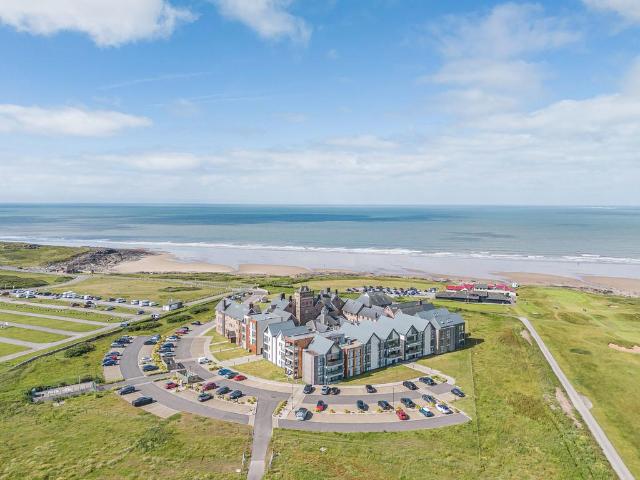 Flat for sale in Porthcawl, Nottage