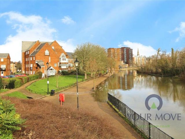 Flat for sale in Cauldwell, Bedford