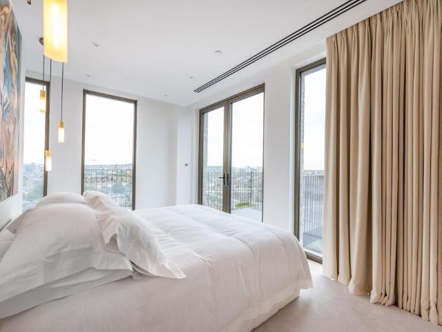 Flat for sale in Maida Hill, Greater London