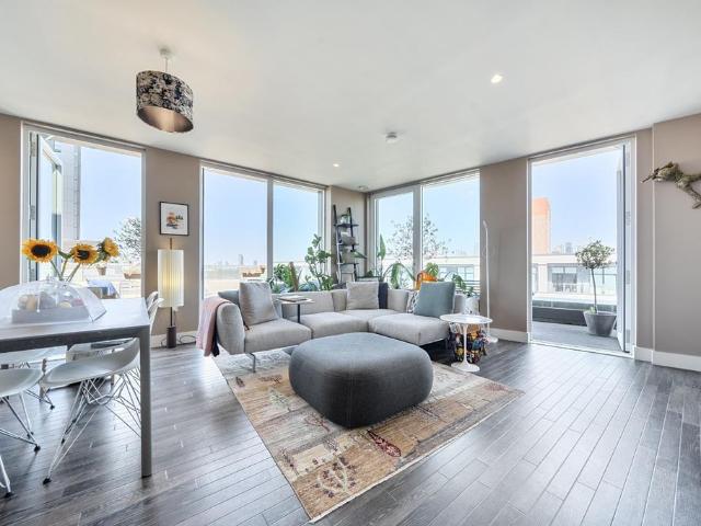 Flat for sale in London Borough of Lewisham, Greater London